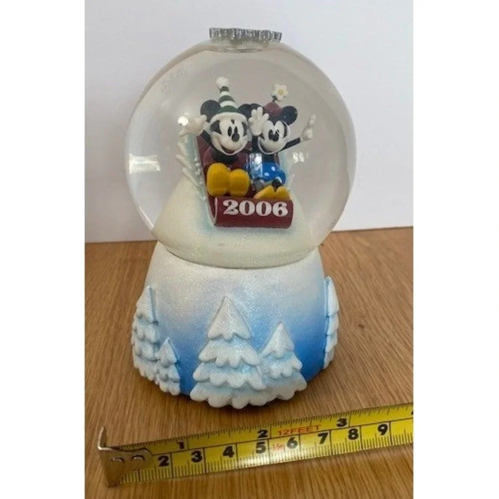 Disney Store Snow Globe Mickey Minnie 2006 Sled Blue White Good Dated Winter